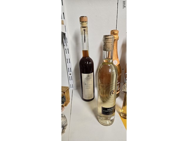 Lot 85 - lot diverse drank 8 flessen - afbeelding 2 van  4