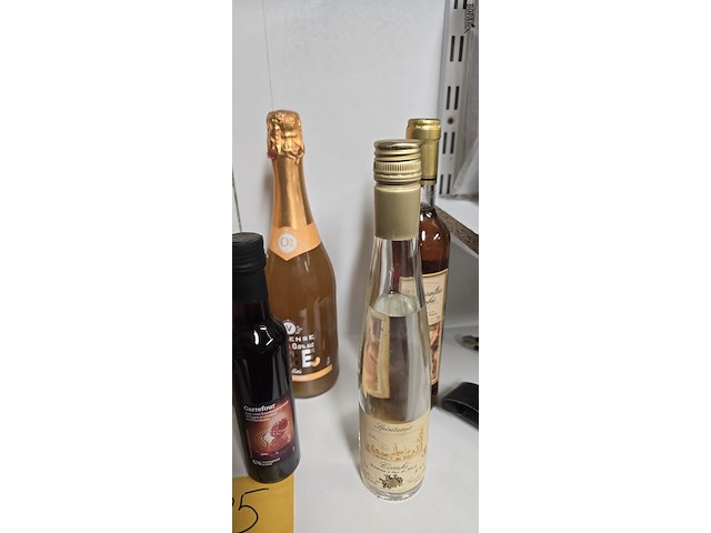 Lot 85 - lot diverse drank 8 flessen - afbeelding 4 van  4