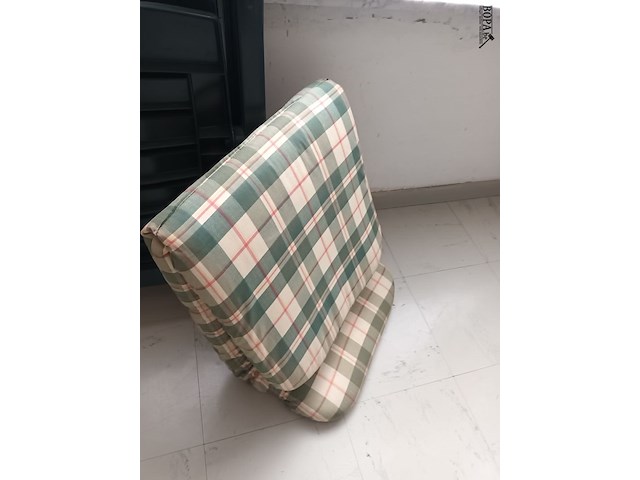 Lot 85 - pvc verstelbare tuinzetel met kussen - afbeelding 2 van  4