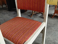 Lot 85 - set deense vintage eetkamerstoelen - stuks - oranje - afbeelding 2 van  4