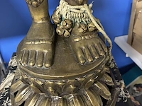 Lot 85 - staand bronzen beeld boeddhistische godin tara - afbeelding 5 van  5