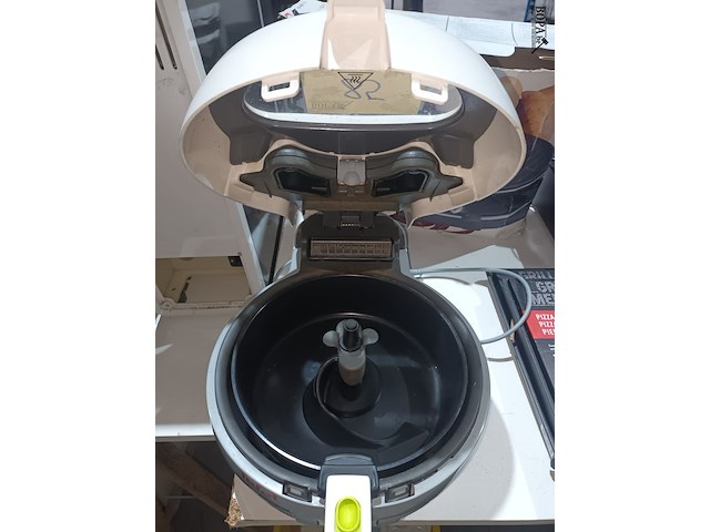 Lot 85 - tefal airfryer - afbeelding 5 van  5