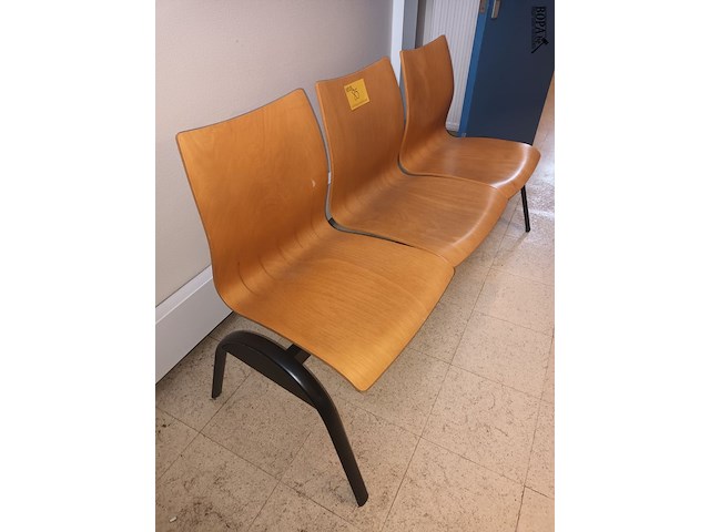 Lot 85 - wachtkamerbank - afbeelding 2 van  3