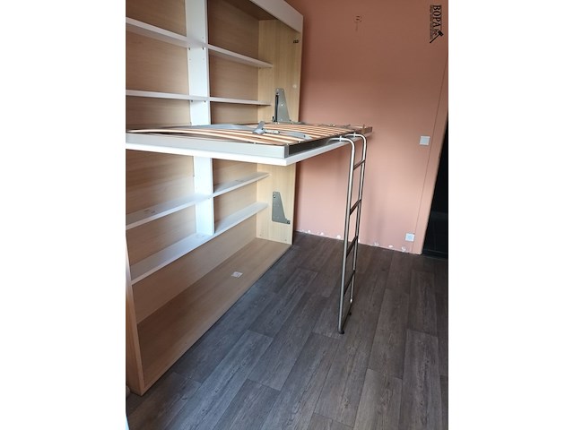 Lot 85 - wand met opklapbed - afbeelding 2 van  4