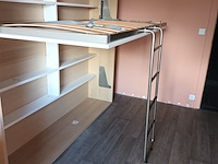 Lot 85 - wand met opklapbed - afbeelding 2 van  4