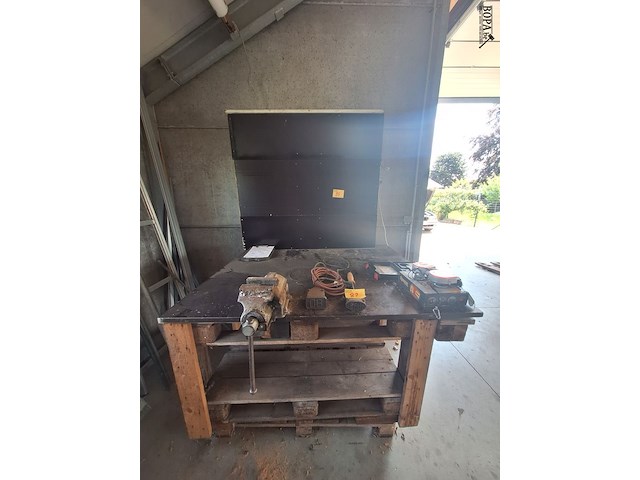 Lot 85 - werkbank - afbeelding 2 van  3