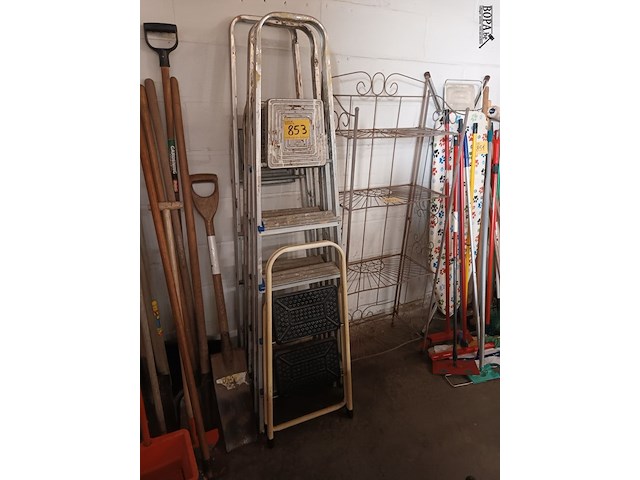 Lot 853 - trapladders. 4 stuks - afbeelding 1 van  4