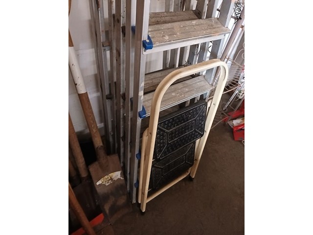Lot 853 - trapladders. 4 stuks - afbeelding 3 van  4