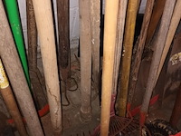 Lot 854 - tuingereedschap. 44 stuks - afbeelding 4 van  5