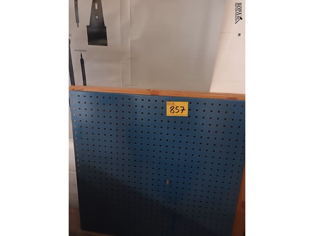 Lot 857 - wandpaneel voor gereedschap. 3 stuks - afbeelding 1 van  3