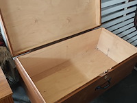 Lot 859 - houten kist. 2 stuks - afbeelding 4 van  5