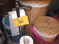 Lot 86 - badkamer accessoires. 5 stuks - afbeelding 1 van  4