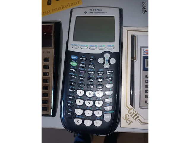 Lot 86 - calculator. 4 stuks - afbeelding 2 van  4