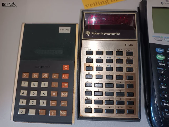 Lot 86 - calculator. 4 stuks - afbeelding 4 van  4