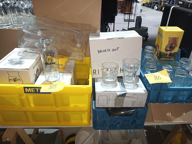 Lot 86 - diverse glazen - afbeelding 1 van  6