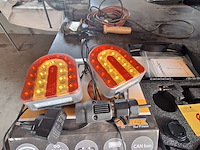 Lot 86 - draadloze verlichtingset voor trailer - afbeelding 1 van  5