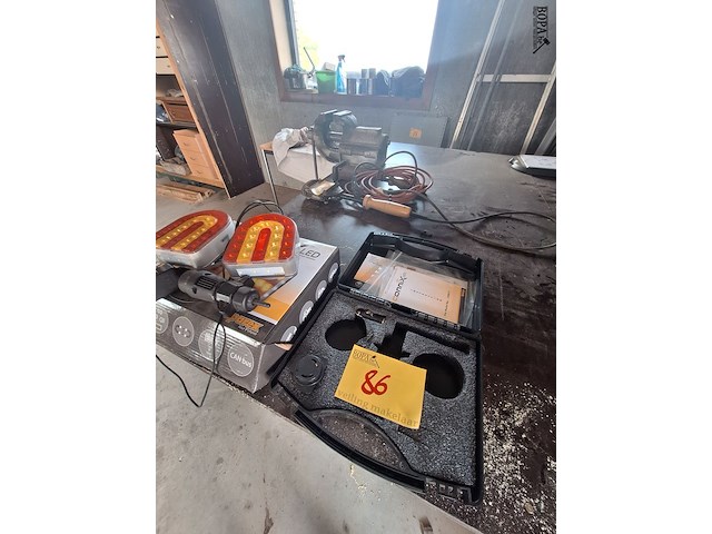 Lot 86 - draadloze verlichtingset voor trailer - afbeelding 4 van  5