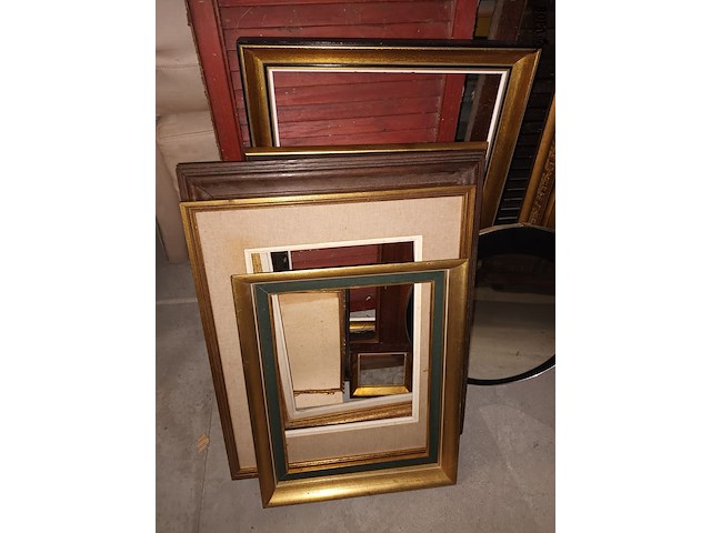 Lot 86 - kaders, spiegels en luiken. 14 stuks - afbeelding 4 van  6