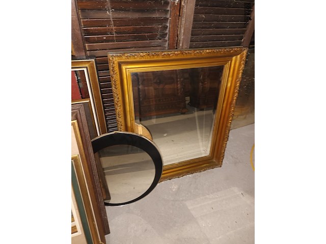 Lot 86 - kaders, spiegels en luiken. 14 stuks - afbeelding 5 van  6