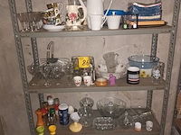 Lot 86 - keukenmateriaal en huisraad - afbeelding 1 van  5