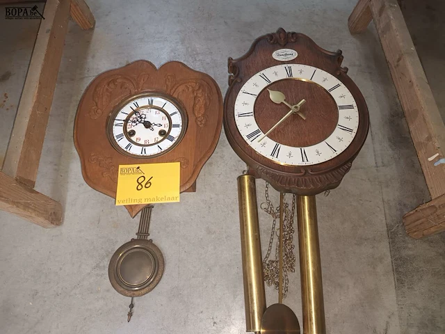 Lot 86 - klokken. 2 stuks - afbeelding 1 van  5