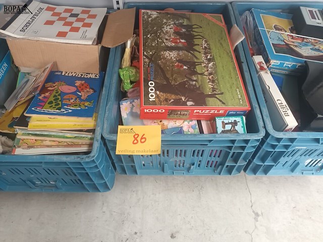 Lot 86 - knuffels en speelgoed - afbeelding 1 van  9