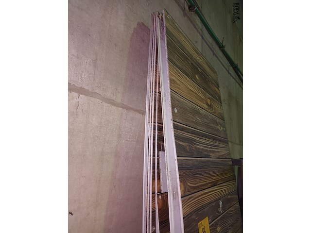 Lot 86 - kunststof wanden voor zomerbar - afbeelding 2 van  4