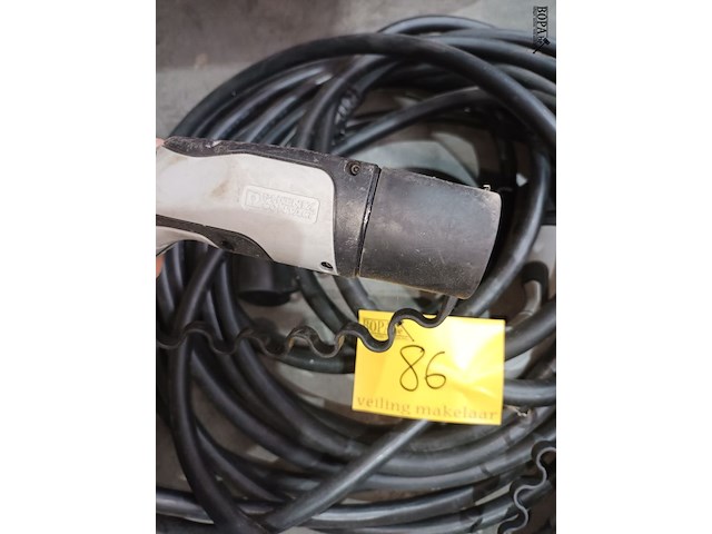 Lot 86 - laadkabels. 2 stuks - afbeelding 1 van  7