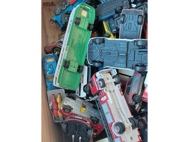 Lot 86 - lot auto's oa. majorette, dinky toys - afbeelding 3 van  5