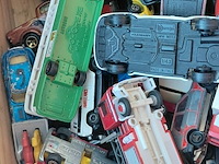 Lot 86 - lot auto's oa. majorette, dinky toys - afbeelding 3 van  5