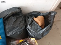 Lot 86 - lot bedlinnen en dekens - afbeelding 6 van  6