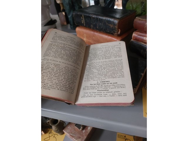 Lot 86 - lot bijbels, ong. 13 stuks - afbeelding 2 van  2