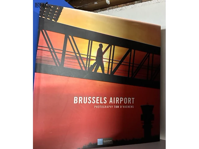 Lot 86 - lot boeken hsl + brussels airport - 4 stuks - afbeelding 4 van  4
