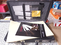 Lot 86 - messenset in koffer - afbeelding 1 van  3