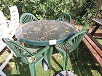 Lot 86 - ronde tuintafel met stoelen - afbeelding 1 van  4