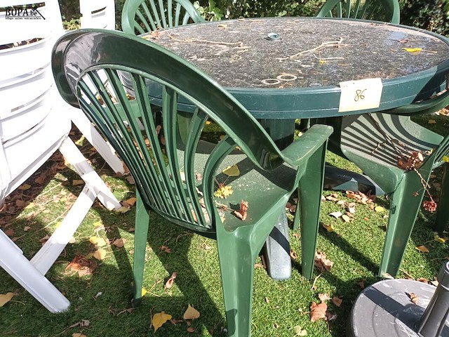 Lot 86 - ronde tuintafel met stoelen - afbeelding 2 van  4