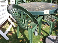 Lot 86 - ronde tuintafel met stoelen - afbeelding 2 van  4