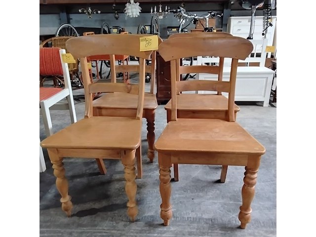 Lot 86 - set van 4 houten stoelen - caféstijl - afbeelding 1 van  3