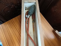 Lot 861 - meettoestel in houten bak - afbeelding 2 van  4