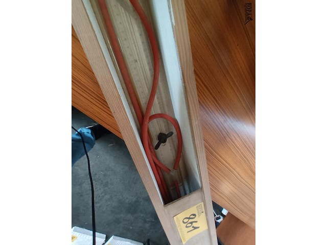 Lot 861 - meettoestel in houten bak - afbeelding 3 van  4