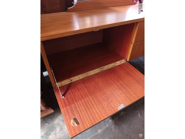 Lot 862 - retro kastje met spiegel - afbeelding 8 van  8