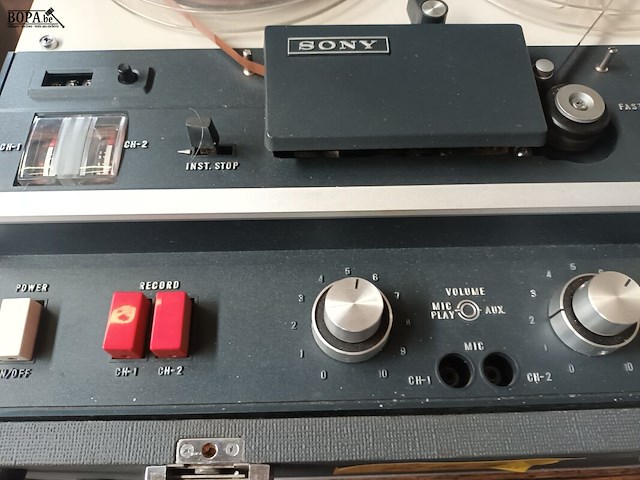 Lot 867 - taperecorder sony - afbeelding 4 van  4