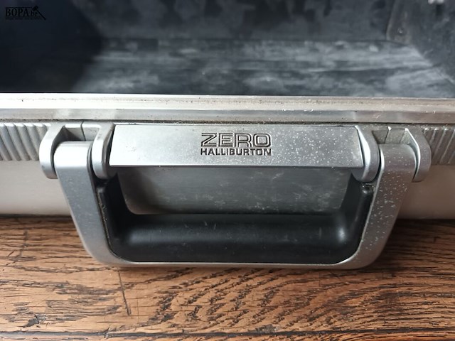Lot 868 - aluminium aktetas zero halliburton - afbeelding 2 van  4