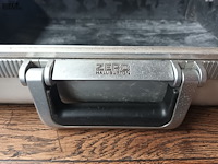 Lot 868 - aluminium aktetas zero halliburton - afbeelding 2 van  4