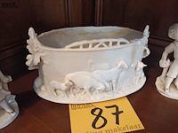 Lot 87 - biscuit beeldjes. 3 stuks - afbeelding 3 van  5