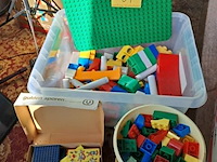 Lot 87 - bouwblokken: lego & lego duplo - afbeelding 1 van  4