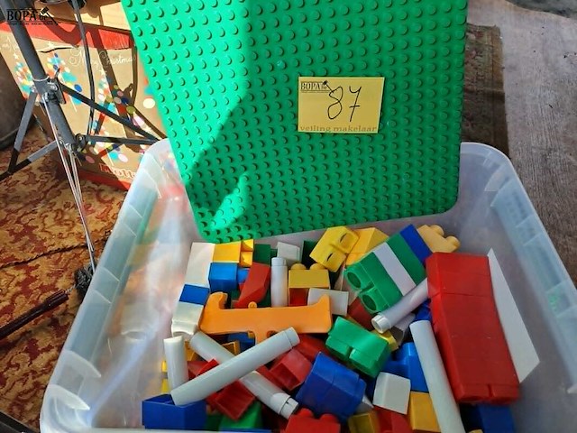 Lot 87 - bouwblokken: lego & lego duplo - afbeelding 2 van  4