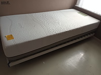 Lot 87 - eenpersoonsbed - afbeelding 1 van  3