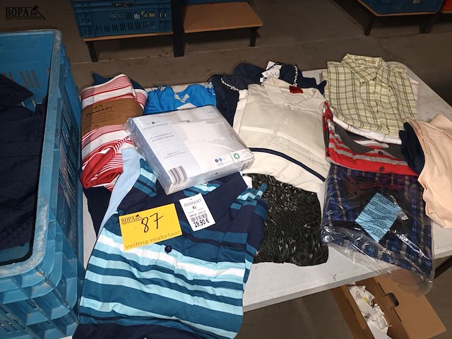 Lot 87 - herenkledij - afbeelding 1 van  6