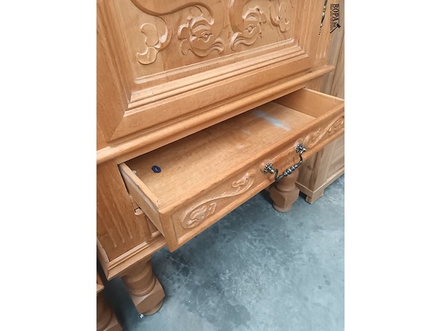 Lot 87 - houten barkast - afbeelding 2 van  3
